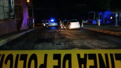 Localizan a hombre asesinado y a un herido en Villa Universidad