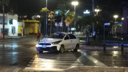 Joven pierde la vida al chocar contra glorieta en Mazatlán