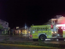 Se incendia palapa de birriería en Escuinapa