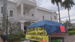 De protestas  por la calle....a huelga de hambre