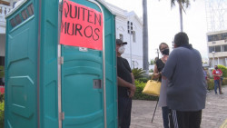 El alcalde declara contra huelga de hambre y manifestantes "Truenan" contra el