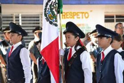 Preparan lunes cívico simbólico en inicio de clases