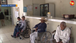 Haz feliz a un abuelo sin familia en su día, te decimos cómo...