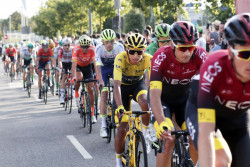 Equipos con casos Covid-19 serán expulsados del Tour de Francia