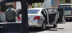 Registran vehículo con impactos de bala en Culiacán
