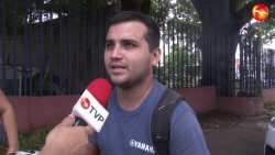 Joven ejemplar regresa celular a conductor en Mazatlán