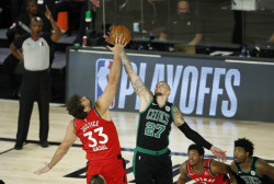 Los Celtics se ponen al frente ante los Raptors