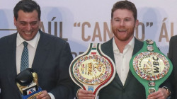 CMB aplaza la subasta del combate de Canelo