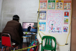 Una tortillería refleja los retos de las clases a distancia