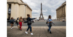 París está regresando a la cuarentena: cierran cafés, gimnasios, piscinas y más por alza de contagios