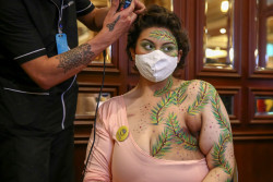 "Cicatrices de Honor", la lucha contra el cáncer de mama