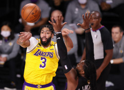 Los Lakers a un juego del campeonato