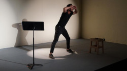 Vive Casa Haas noche de risas con “Fabulobras”.