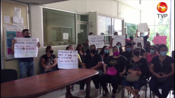 Protestan docentes de tiempo completo