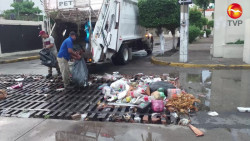 Levantan 10 toneladas de basura tras las lluvias en Mazatlán