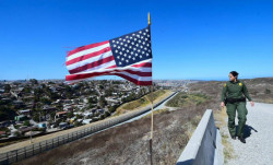 La captura de indocumentados en la frontera de EEUU cayó a la mitad