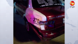 Taxi y motocicleta protagonizan accidente