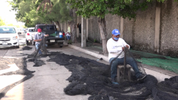 Con poco trabajo tejedores de redes de pesca