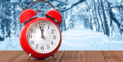 Este domingo inicia el horario de invierno. Te decimos cómo ajustarlo
