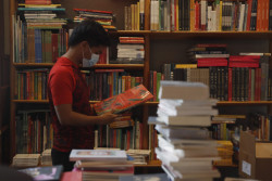 Perú marca "un hito" con una histórica ley del libro