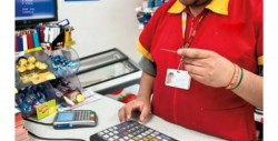 Proponen que cajeros de tiendas como Oxxo, Coppel y Suburbia, ganen igual que uno de banco