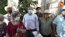 Agricultores se manifiestan en la CFE, exigen reconexión del servicio