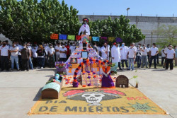 Realizan exposición de altares de muertos al interior del Penal de Aguarut