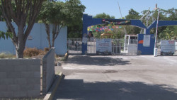 Tranquilos los panteones por cierre en el día de muertos