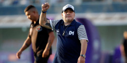 Maradona es operado con gran éxito