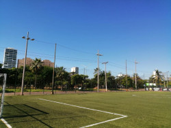 Iluminan cancha futbol del Kilómetro Cero