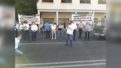 !QUE BAJE¡ le gritan al secretario de hacienda.