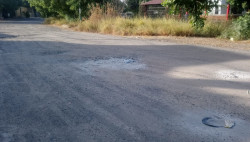 Calzada del Ecuador en malas condiciones