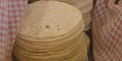 Pide AMLO que se mantenga el precio de la tortilla en México