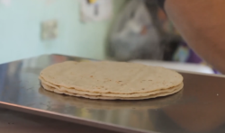 Se dividen opiniones en torno al aumento en el precio de la tortilla