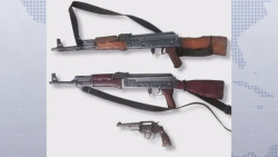 Aseguran armas y motocicleta en La Vainilla