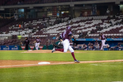 Tomateros amarra la serie al vencer 11-6 a Naranjeros