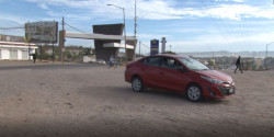 Se erosiona el camellón y ahora sirve...de retorno