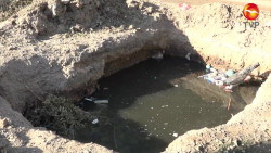 Tienen una 'piscina' de aguas negras en la calle