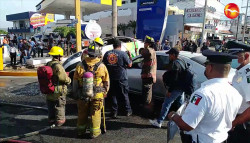 Fuerte accidente sobre crucero de la Avenida Ejército Mexicano