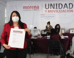 Se registra Yadira Marcos como precandidata para la gubernatura de Sinaloa