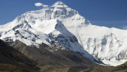 Nepal y China establecen que el Everest mide 86 centímetros más que antes