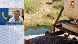 Sorprenden a pipas cargando agua clandestinamente