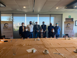 Firman convenio para reforzar medida contra el COVID