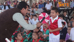 Llama el SNTE 53 a donar juguetes