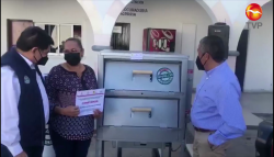 Entregan apoyos a micro empresarios de Rosario