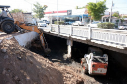 Están limpiando canales y arroyos en Culiacán