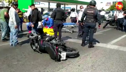 Joven resulta lesionada tras ser embestida por una motocicleta