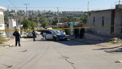 Grupo armado se hace perseguir y huye,  decomisan un vehículo así como un arma larga