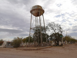 Reparan pozo de agua del panteón del carmen