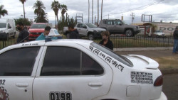 Deja adulta mayor lesionada, aparatoso accidente vehicular